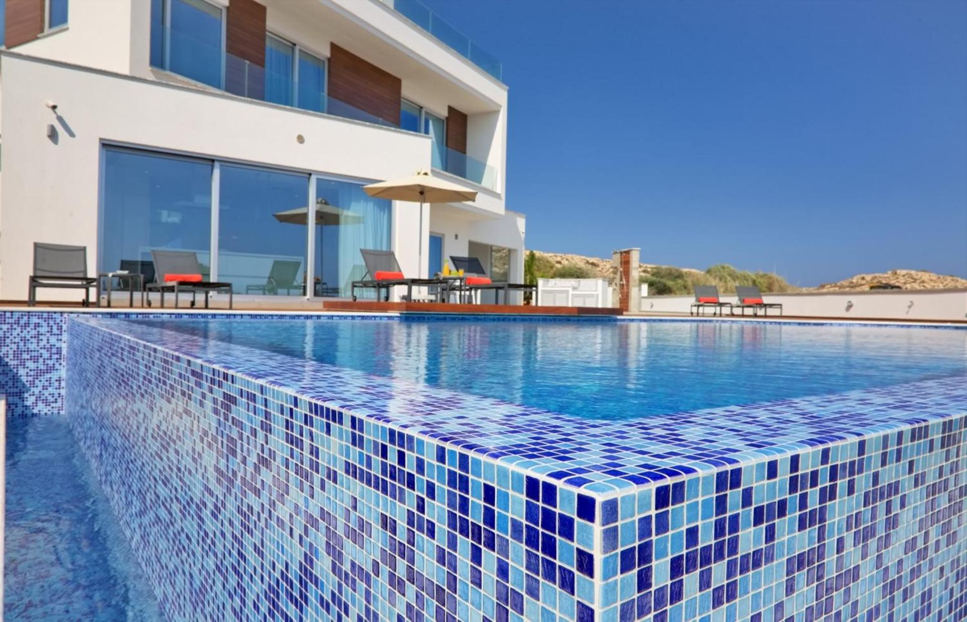Beachfront Luxury Idania * Ajia Napa