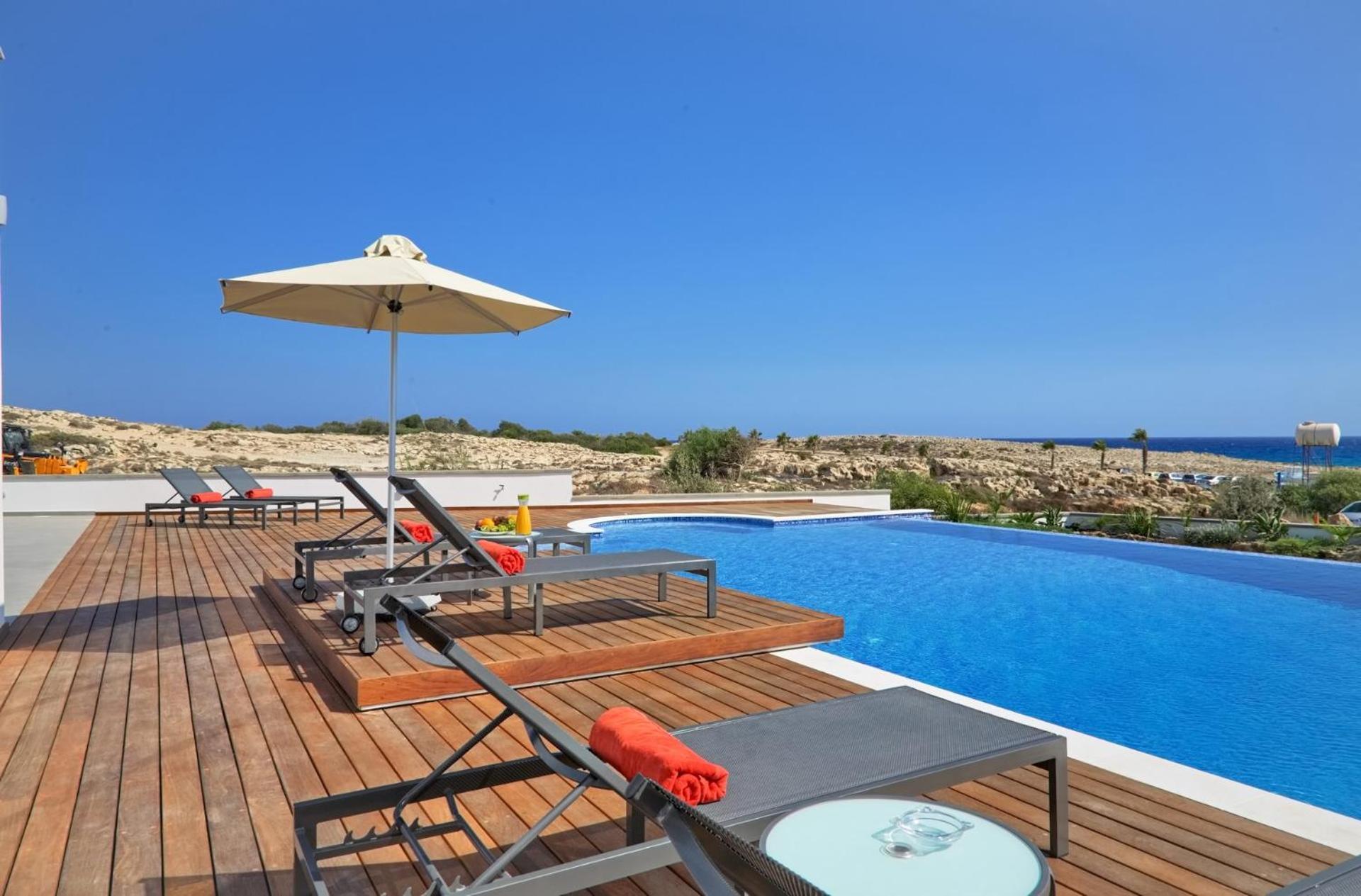 Willa Beachfront Luxury Idania *