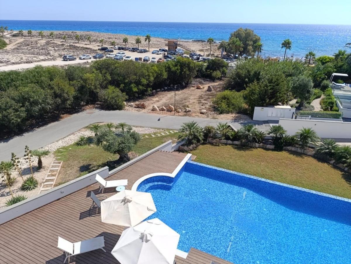 Beachfront Luxury Idania Ayía Nápa